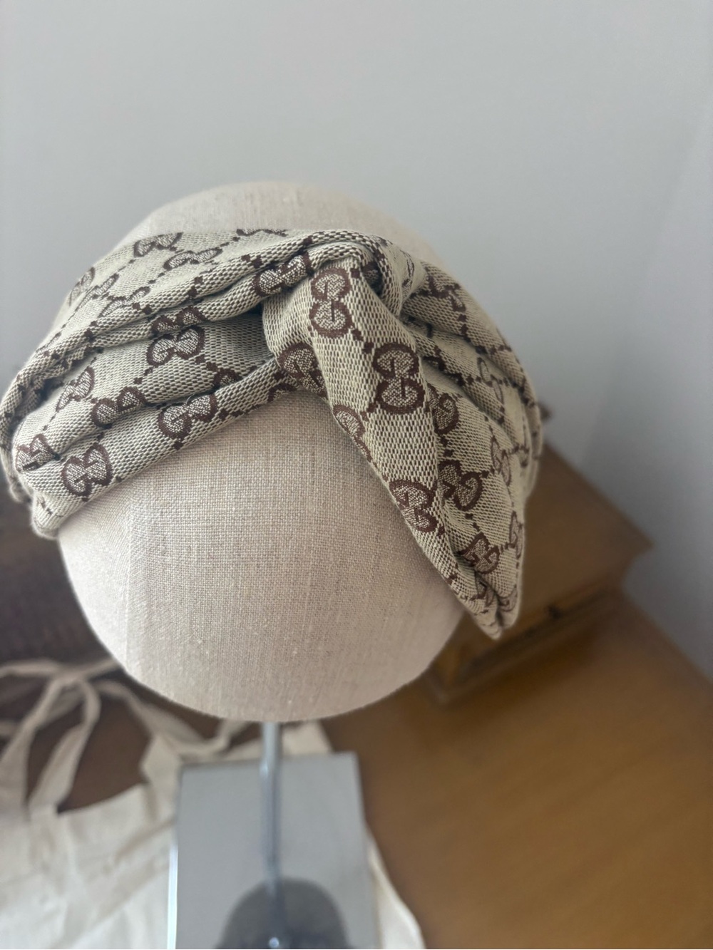 Vtg Gucci head wrap with bag no tag - Picture 3 of 9
